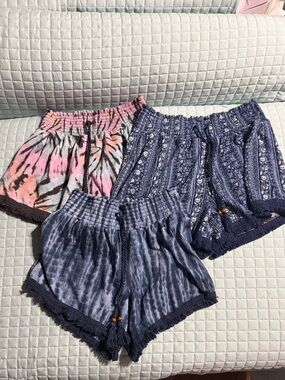 No Boundaries Juniors Boho Style Mixed-Print High Waist Shorts - Size L
